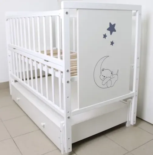 Pătuț Kuzya Urs Alb pe balansoar cu sertar