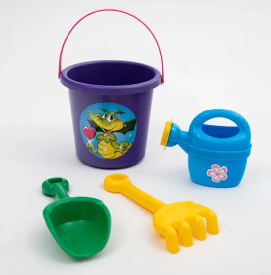 Set de joacă cu nisip Nr.1 (găleată, stropitoare, lopățică, greblă) (170×175×210 mm) (013555/4)