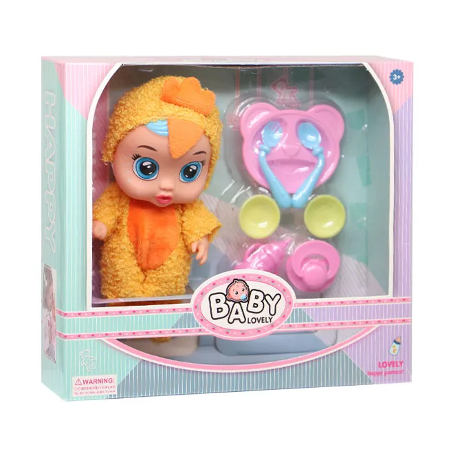 Păpușă în haine galbene cu accesorii 25 cm, cod 860222
